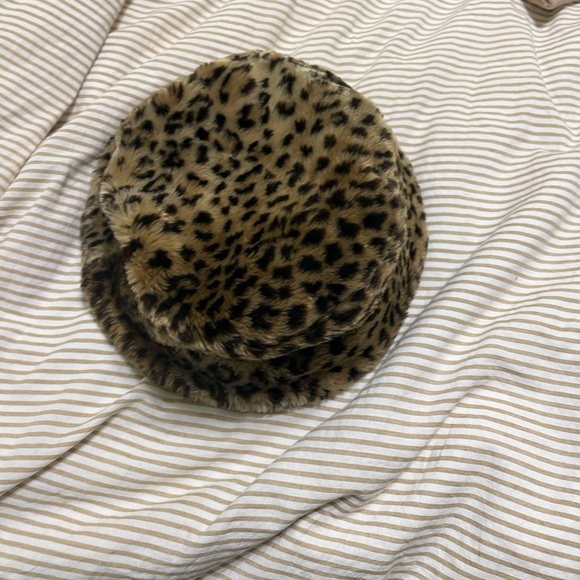 Accessories - Faux Fur Leopard Print Bucket Hat